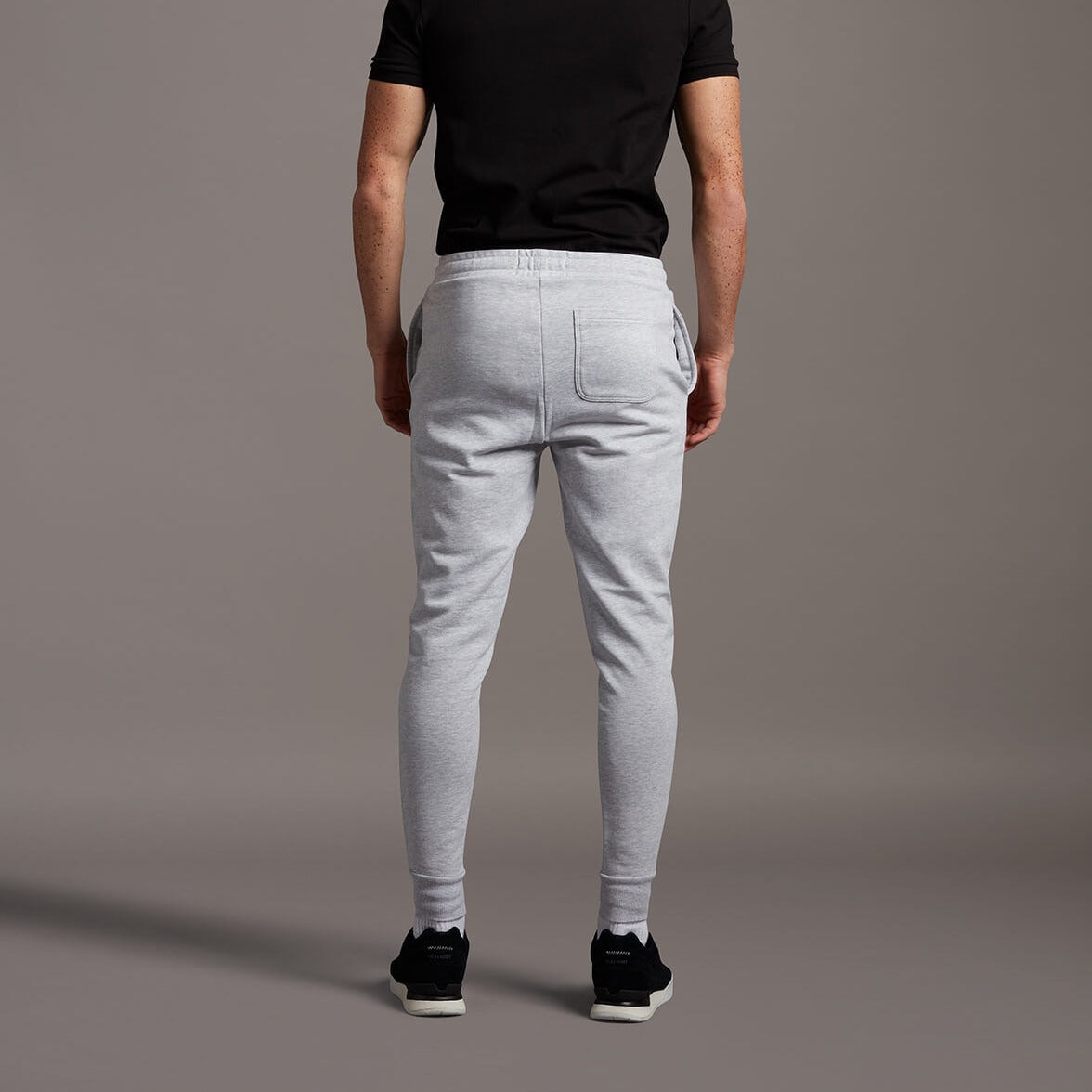 Lyle & Scott Men's Skinny Sweatpants Light Grey – Visual Impact